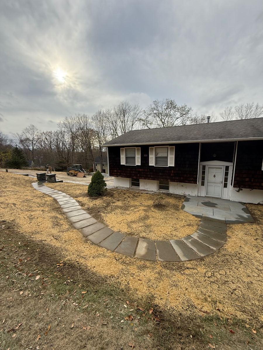 Stone retaining wall